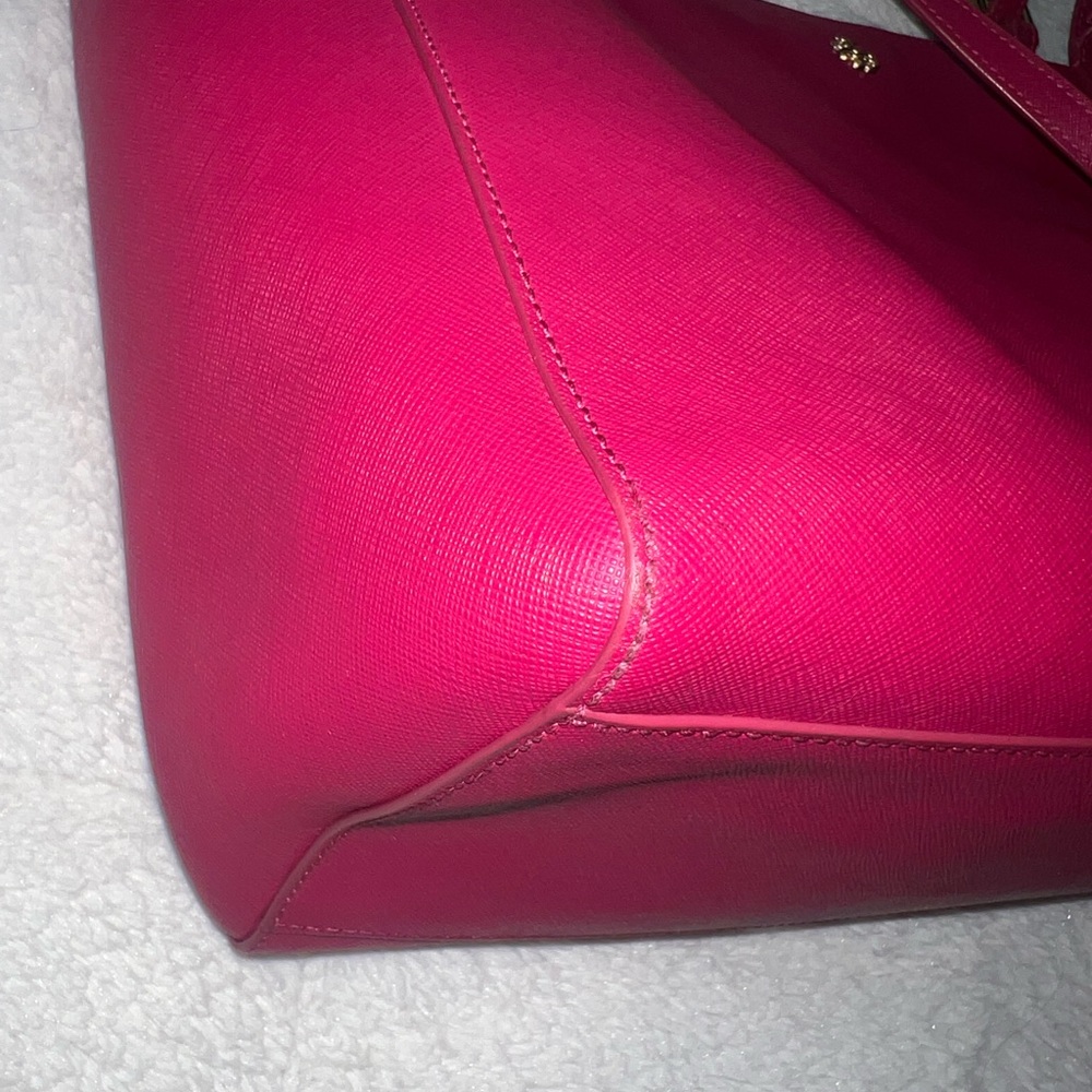 Tory Burch pink saffiano leather tote!🩷 - Picture 12 of 17